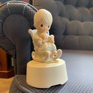 ENESCO Musical The Perfect Grandmother